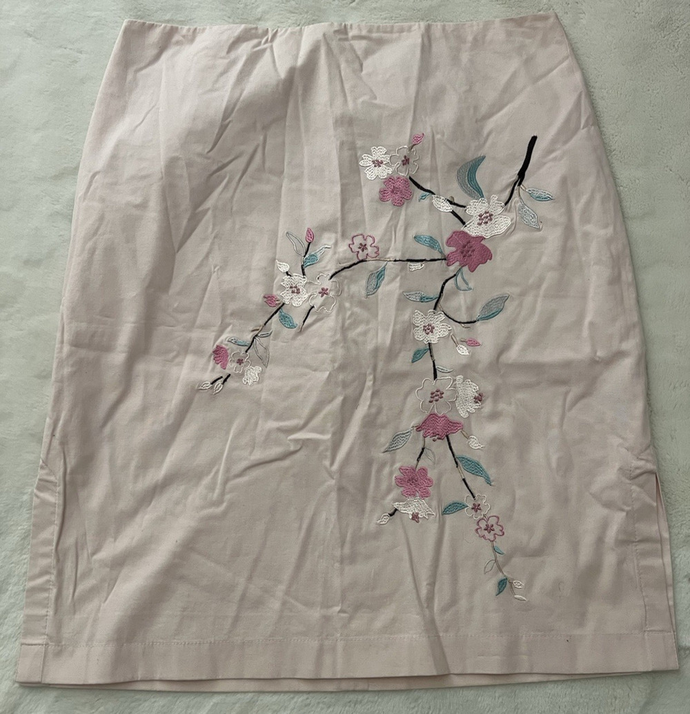 Ann Taylor Petites Pink Embroidered Pencil Skirt Womens 4P Floral Zip Back